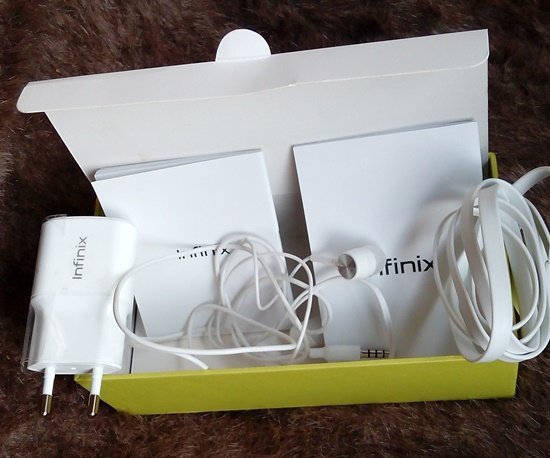 infinix-hot-note-box